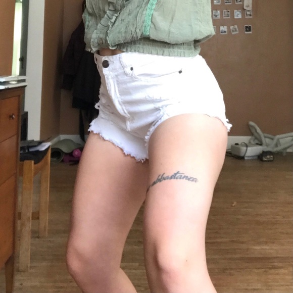 Ultra High Rise white Cali booty shorts - Picture 2 of 4